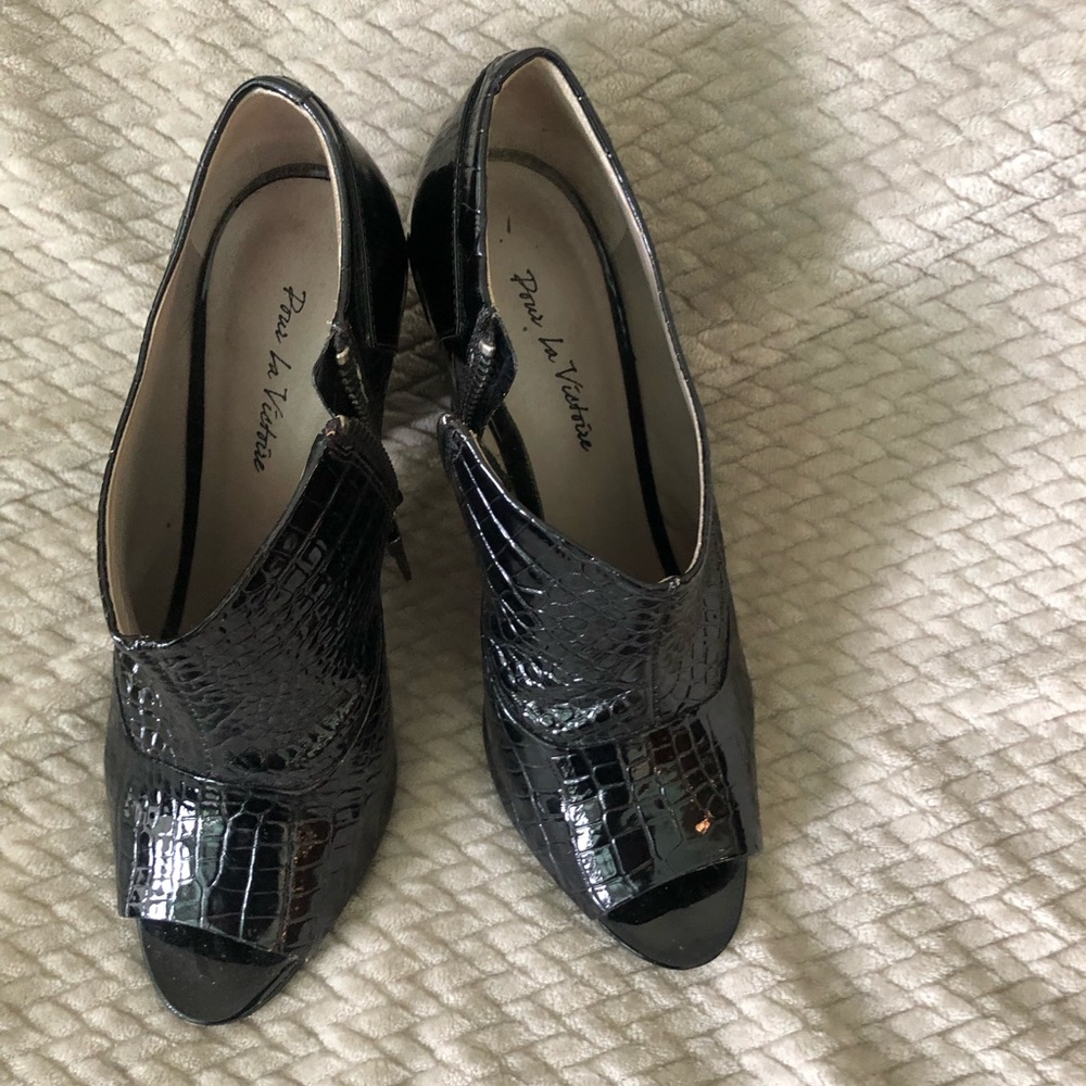 Shoes size 71/2
